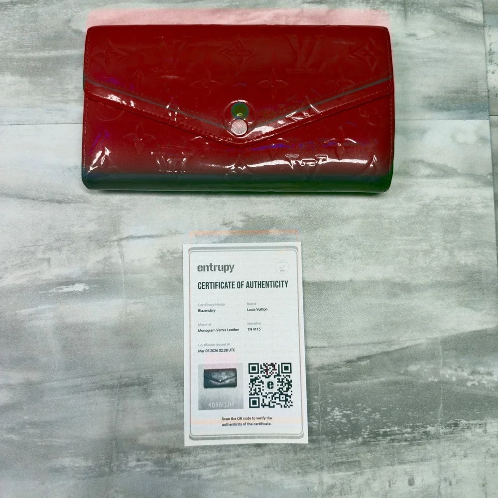 Louis Vuitton Sarah Wallet Womens Red Monogram Vernis Leather‎ TN4115 M.H Stamp